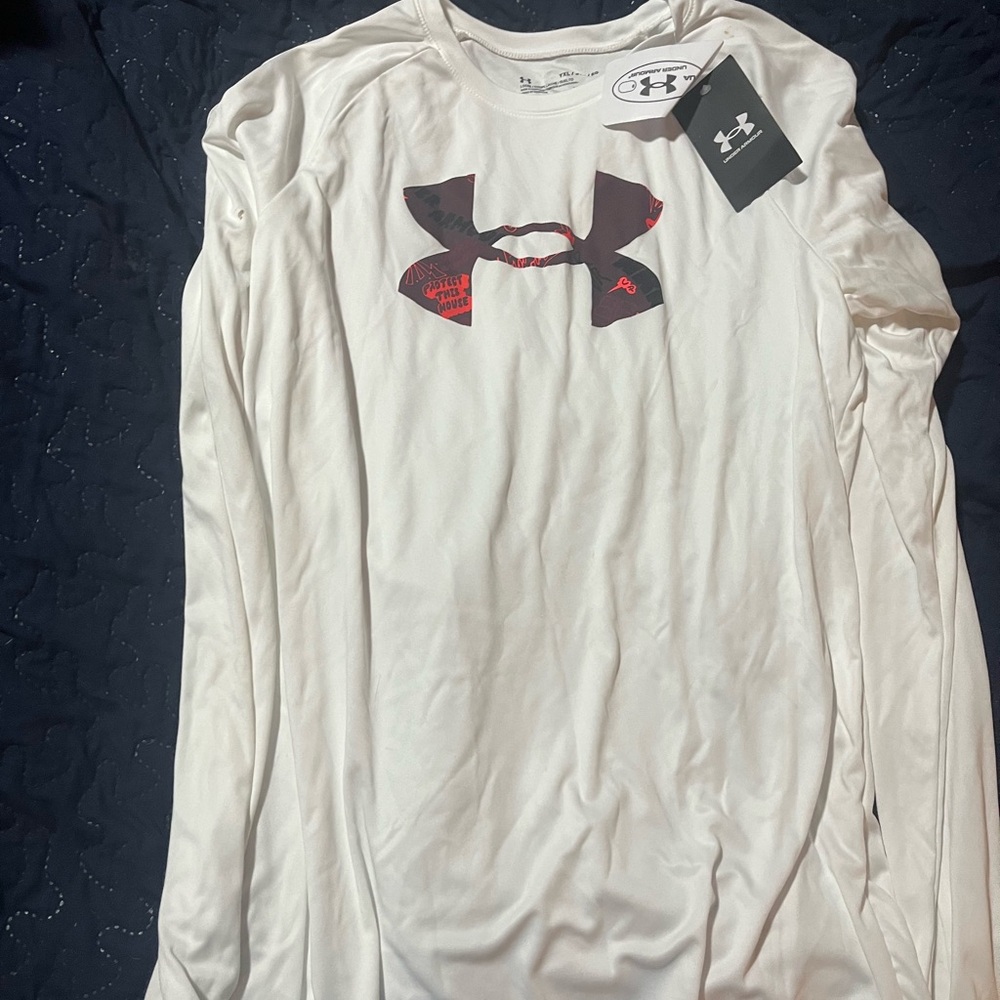 Boys Under Armour long sleeve shirt New